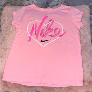 Nike shirt 💕✅